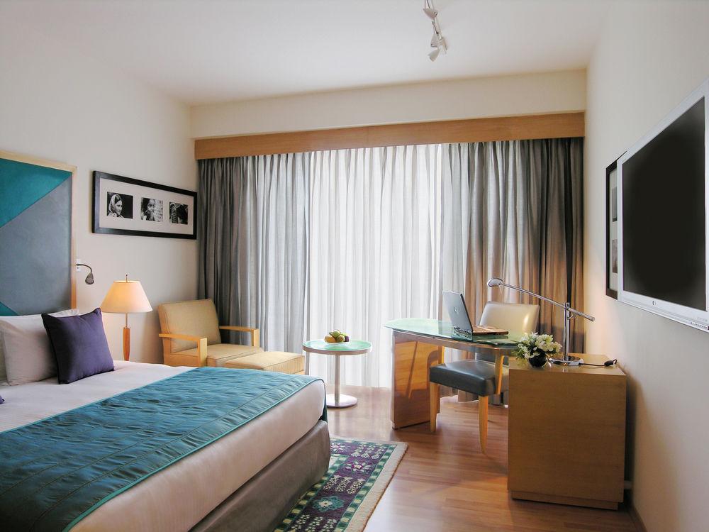 Taj Chandīgarh Zewnętrze zdjęcie A room at the Taj Bengal