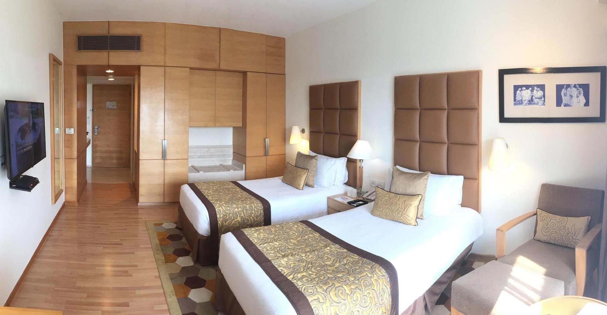 Taj Chandīgarh Zewnętrze zdjęcie A room at the hotel