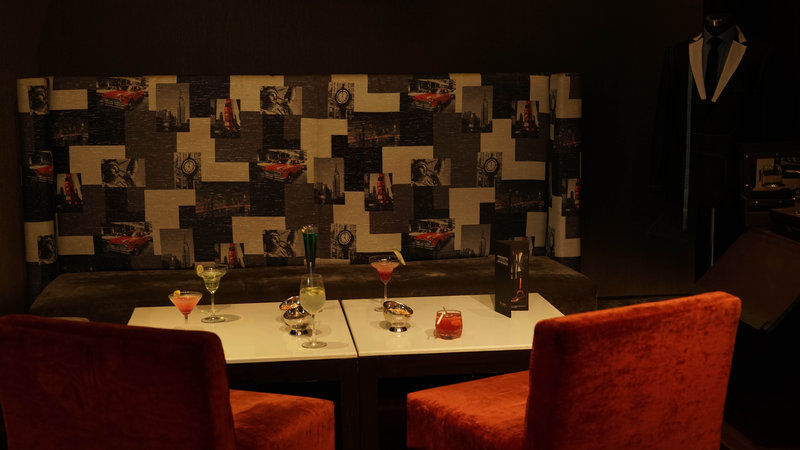 Taj Chandīgarh Zewnętrze zdjęcie A bar in a hotel